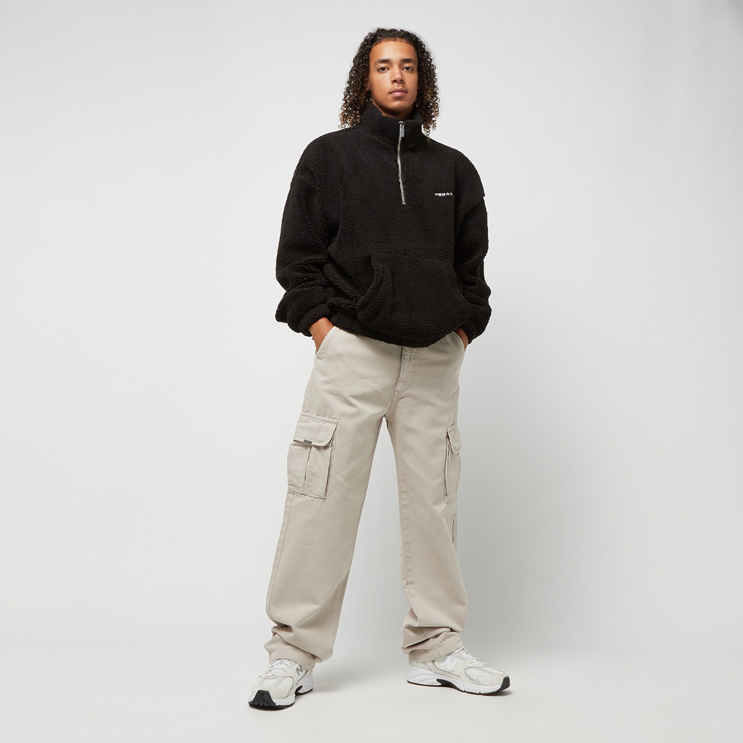 Kup Pegador Puka Half Zip Sweater negro SNIPES