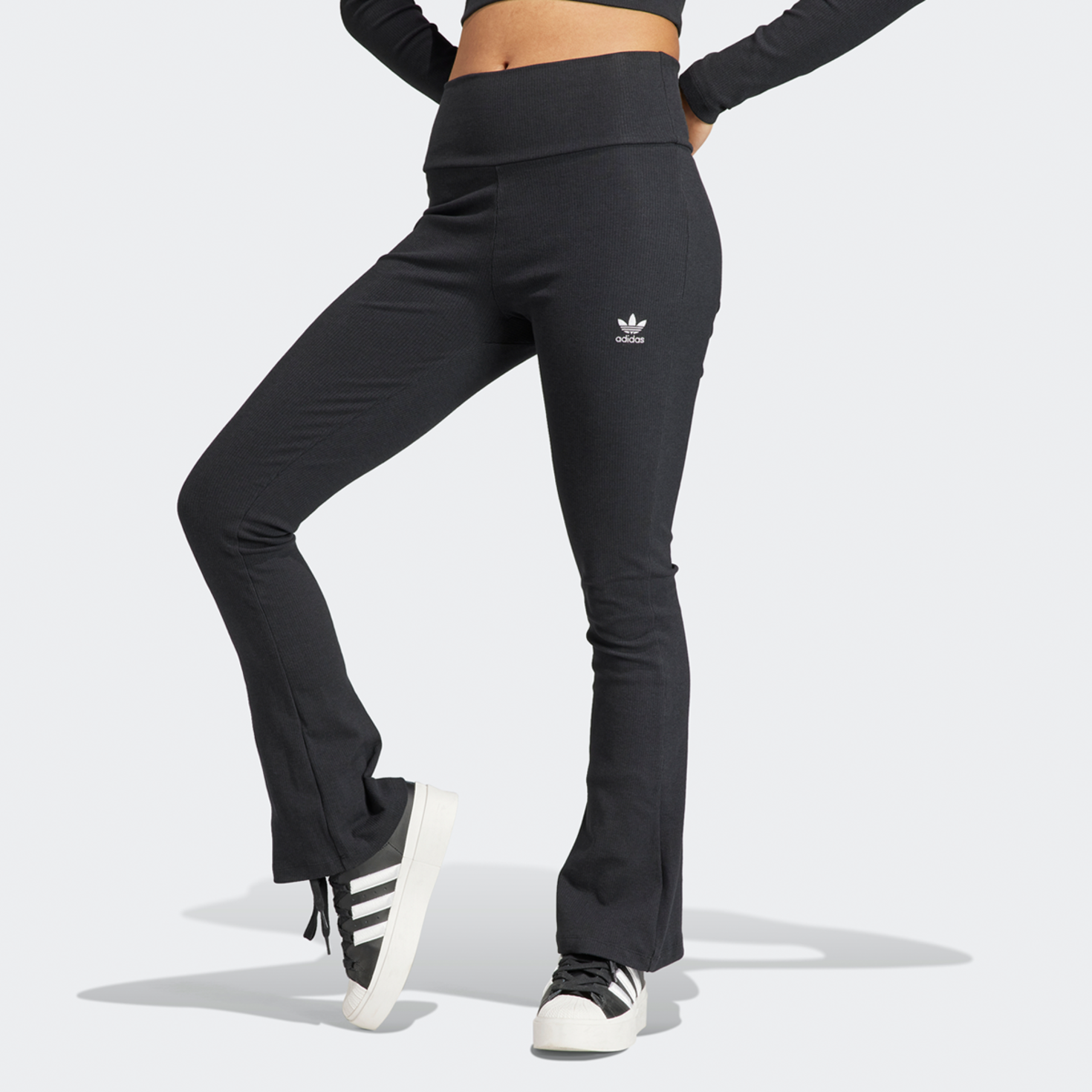 adidas Originals Essentials Rib Flared Leggings nero kaufen SNIPES
