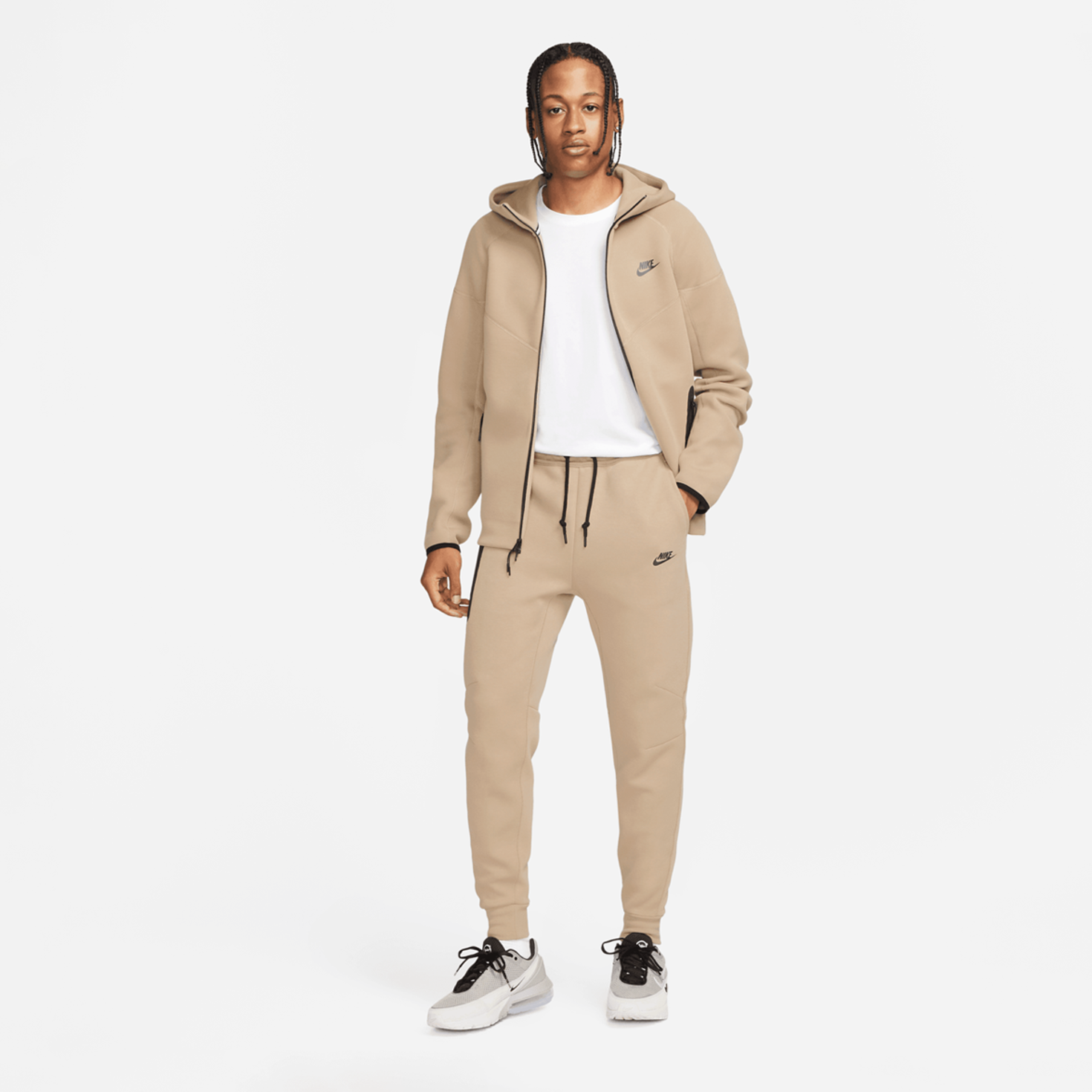 Kupi Nike Tech Fleece Slim Fit Jogger Sweatpants beige SNIPES