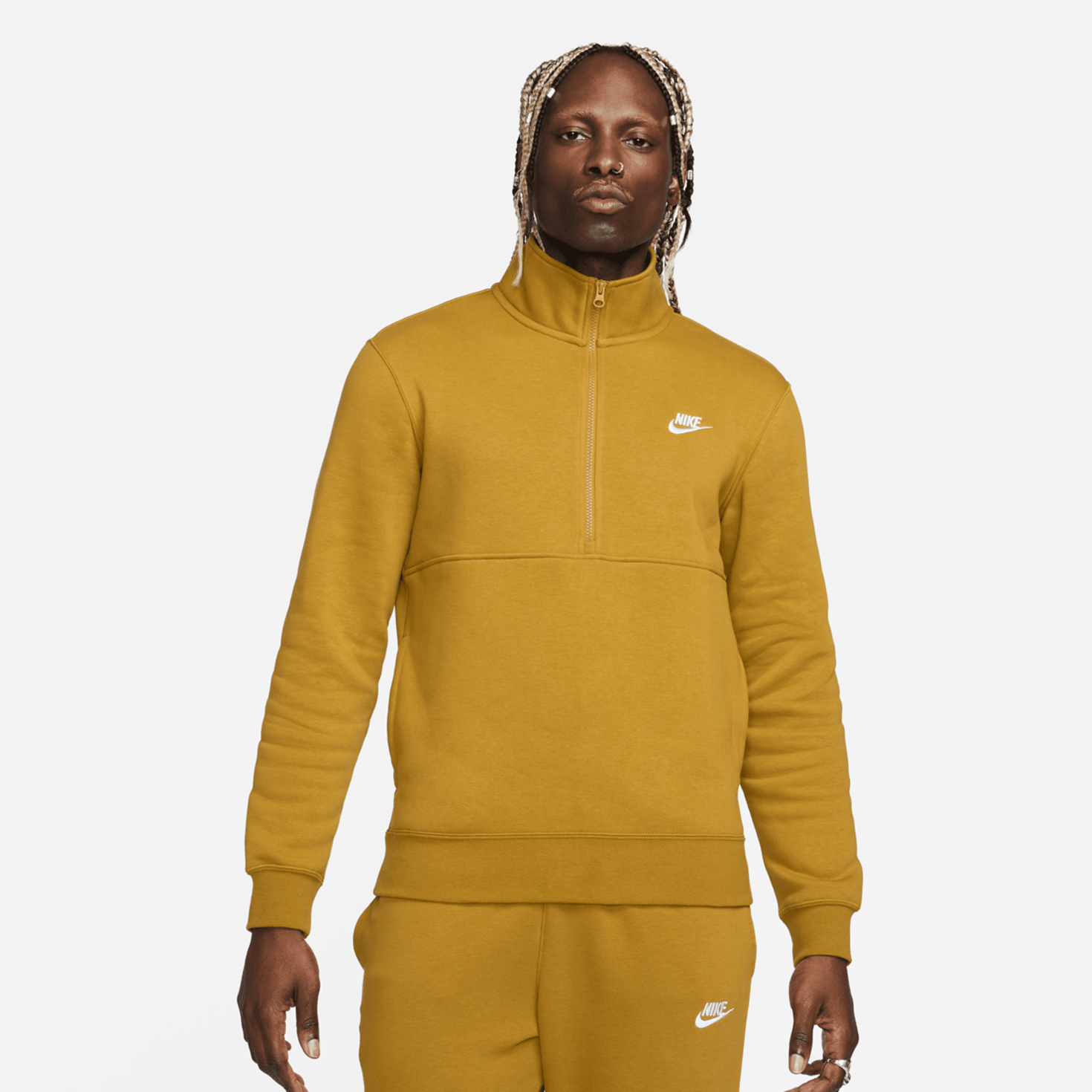 Compra Nike Sportswear Club Half Zip Pullover amarillo SNIPES