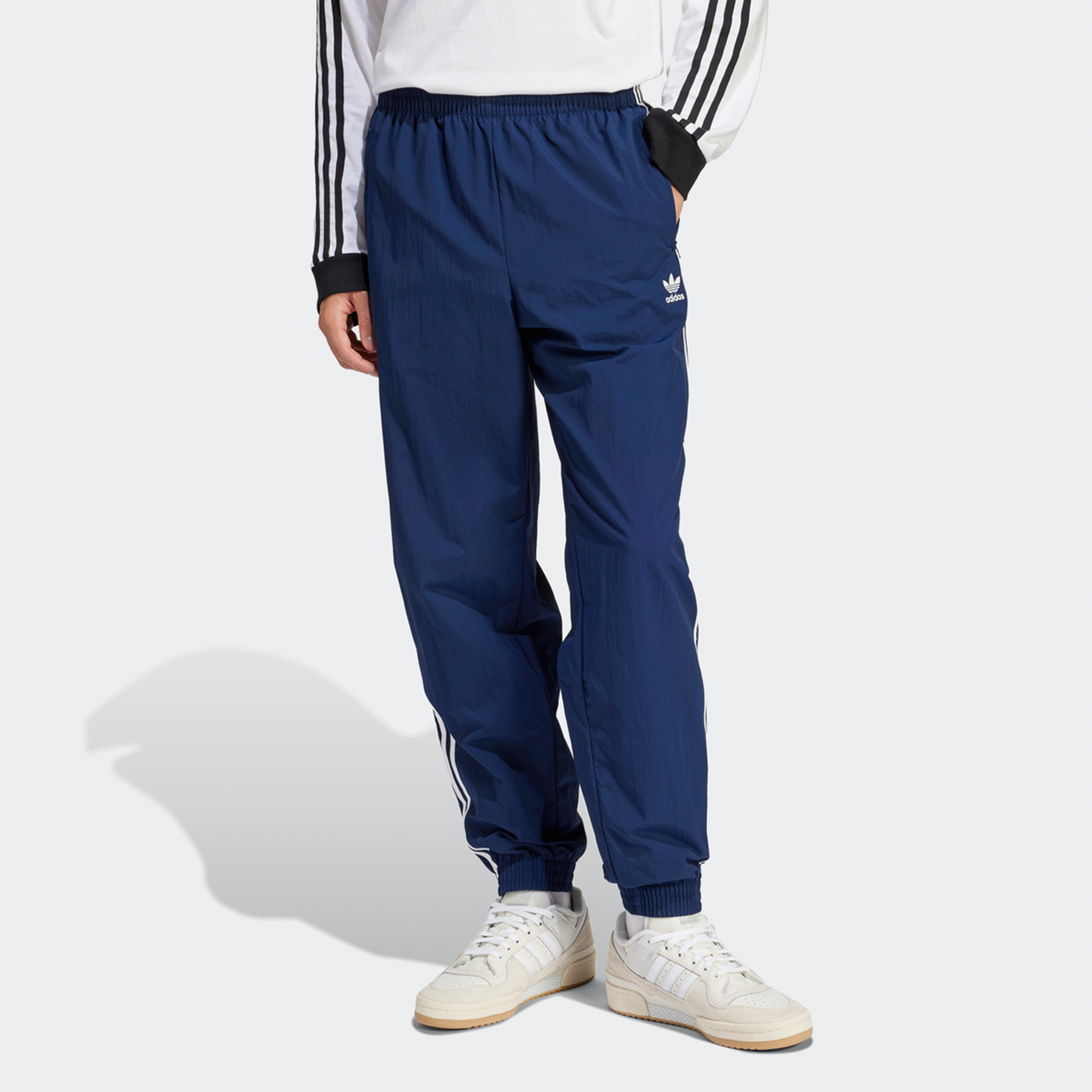 Adidas originals pantalón de chándal 3-stripes lock up woven discount