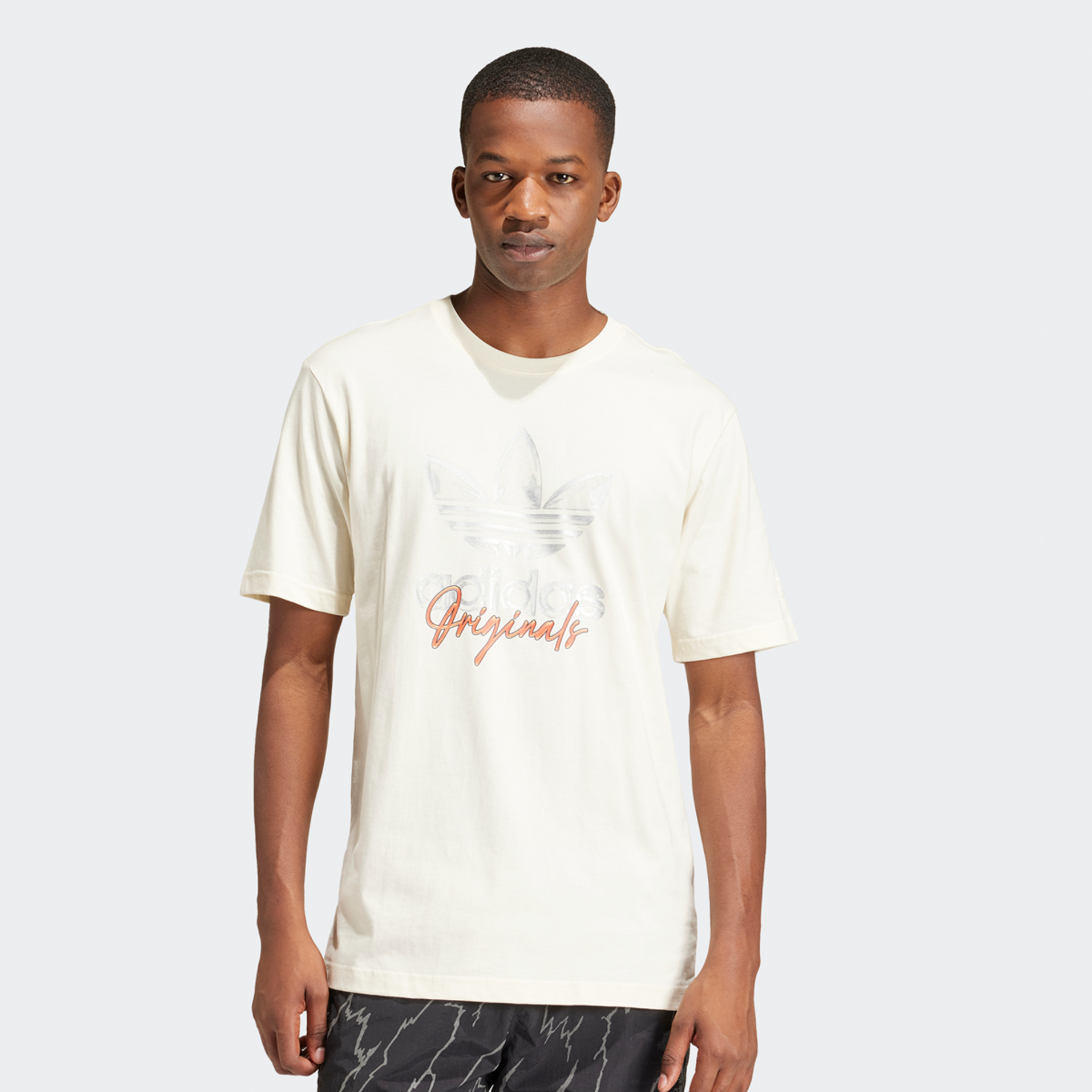 Adidas t shirt wit deals