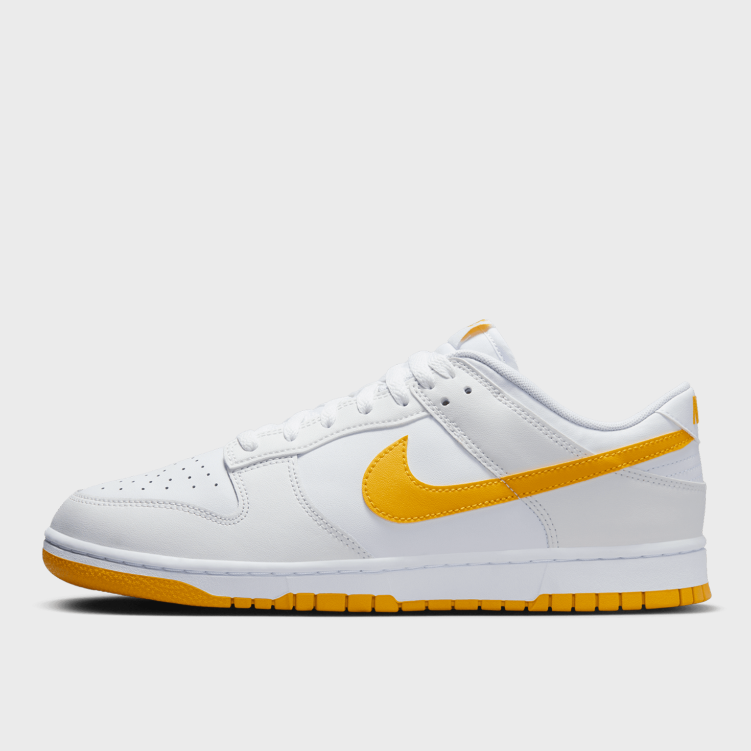 White and yellow nike dunks best sale