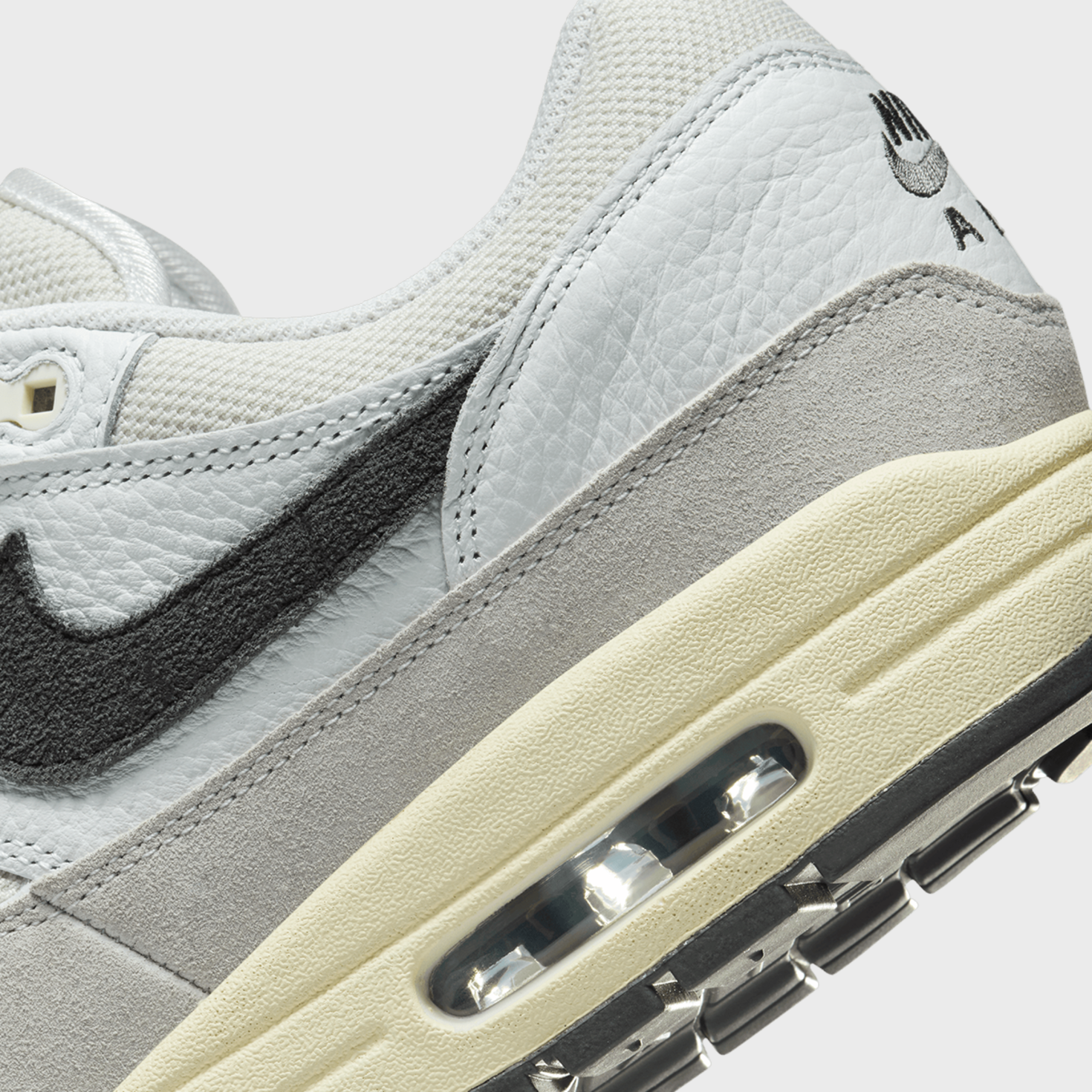 Snipes air max 1 clearance