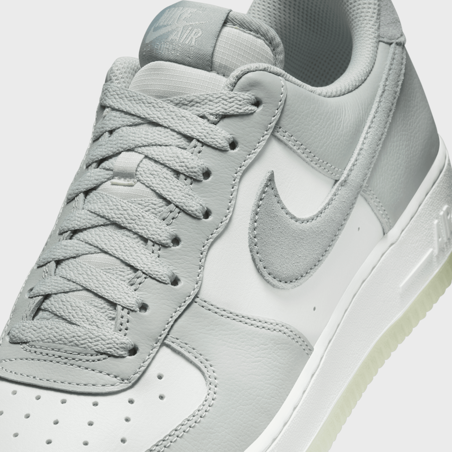 Kup Nike Air Force 1 07 LV8 blanco SNIPES