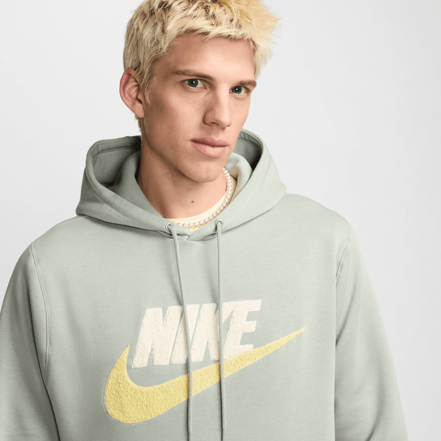 Nike club hoodie snipes outlet