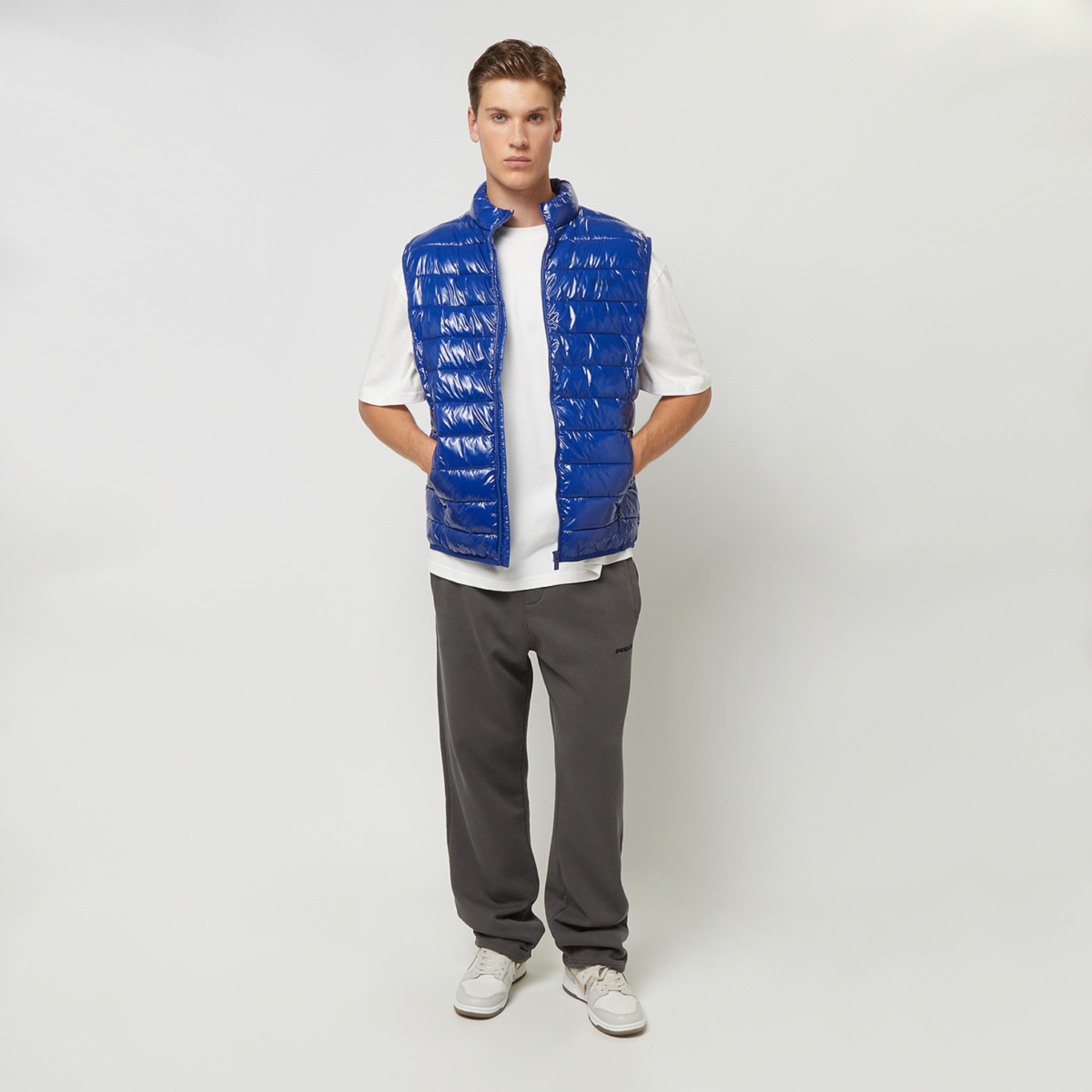 Snipes vest hotsell