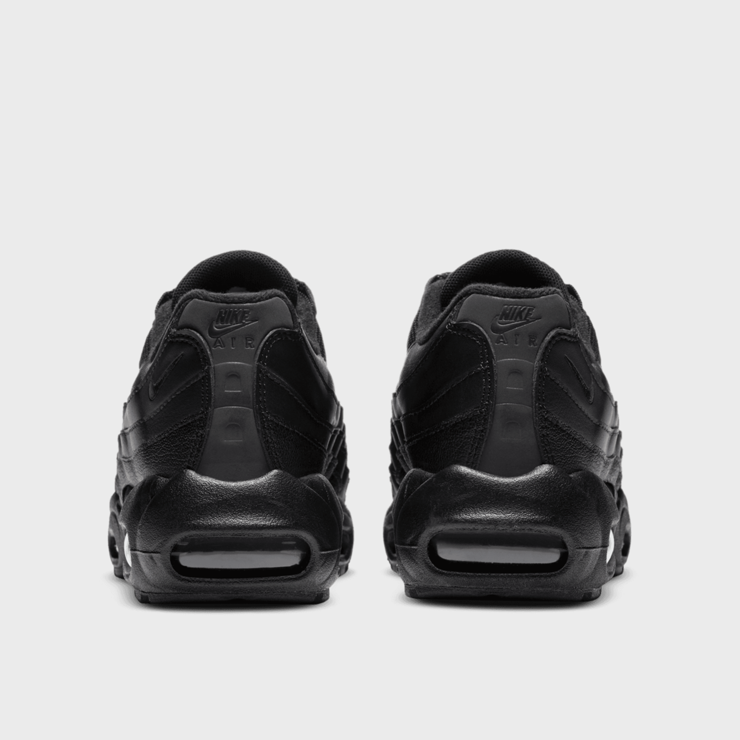 Air max 95 essential triple black best sale