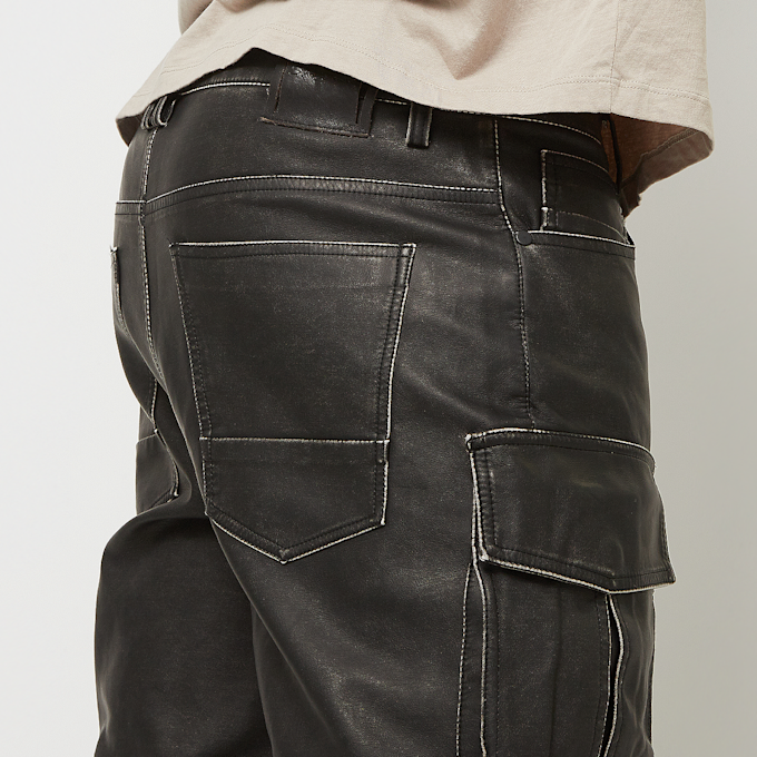 Acquista Smoke Rise Washed Vegan Leather Utility Pants nero SNIPES