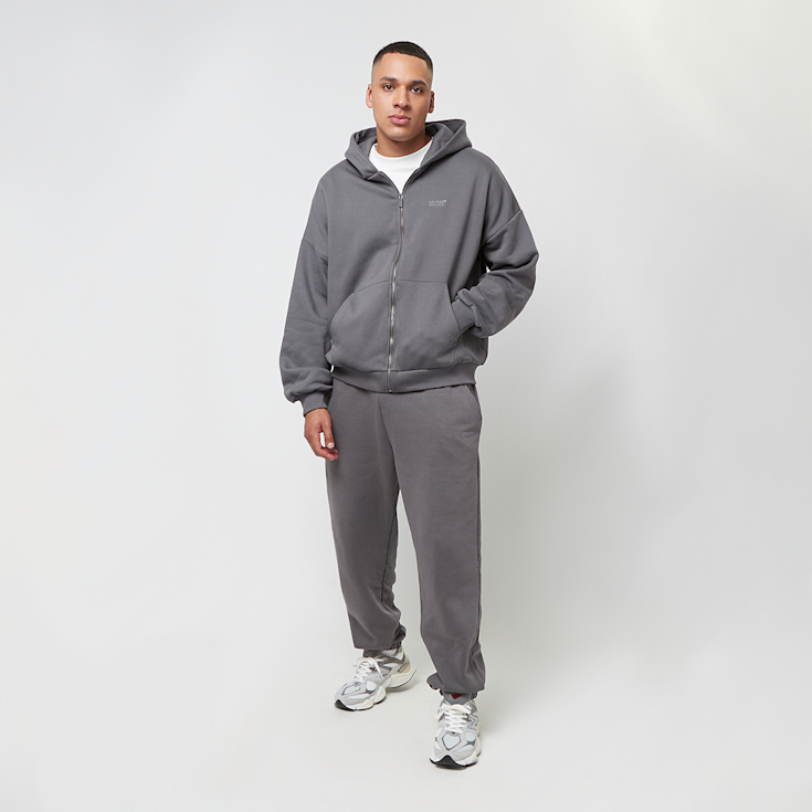 Shop SNIPES Small Logo Essential Oversized Sweat Pants grijs SNIPES