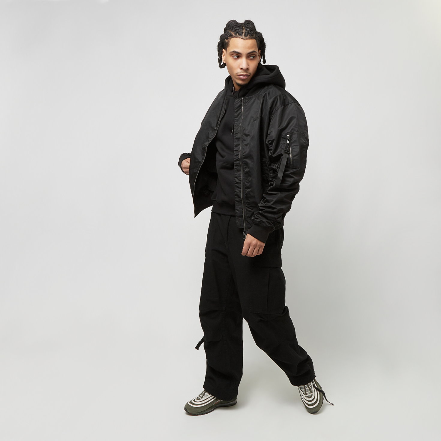 Shop SNIPES Small Logo Padded Bomber Jacket schwarz SNIPES
