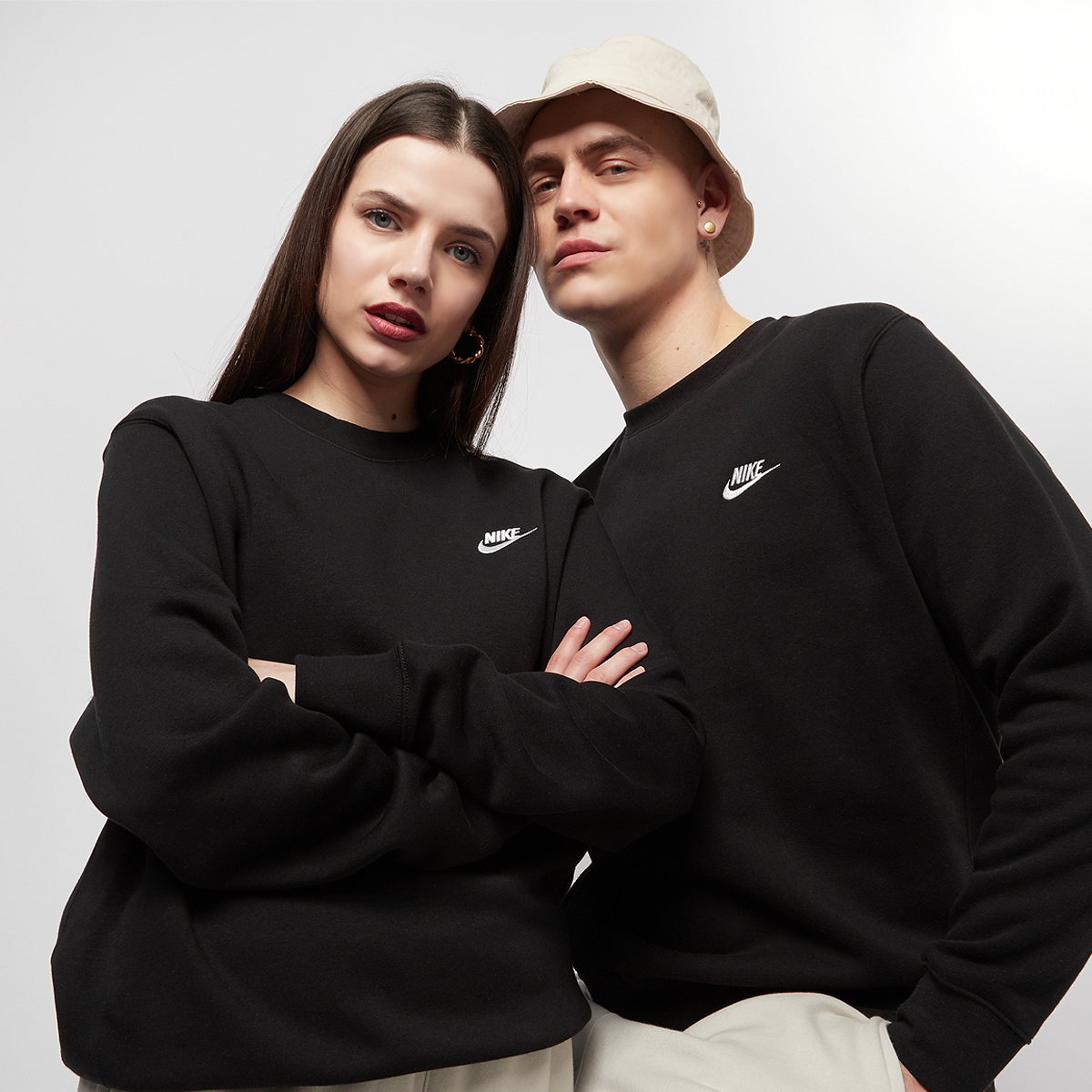 Black nike crew online