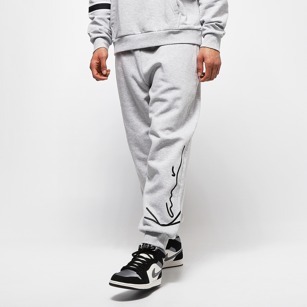 Karl Kani KK Signature Wide Fit Sweatpants ash grey grijs (KKMQ12004)