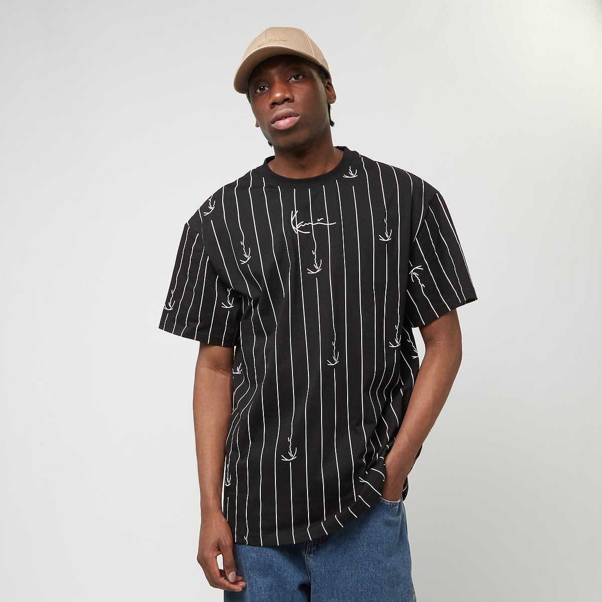 Karl Kani Small Signature Logo Pinstripe Tee zwart | KM242-004-2