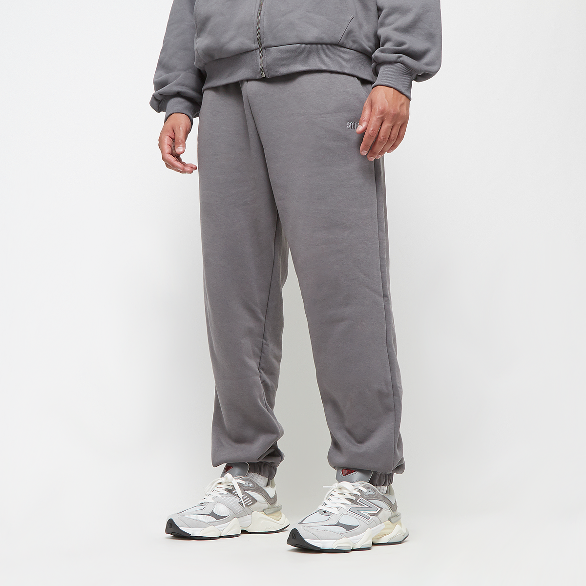 Shop SNIPES Small Logo Essential Oversized Sweat Pants grijs