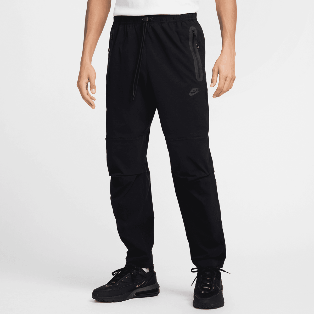 Nike Tech Woven Open Hem Pants schwarz | HM8241-010 | SNIPES