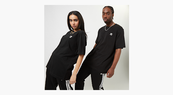 Compra adidas Originals Essentials T Shirt negro SNIPES