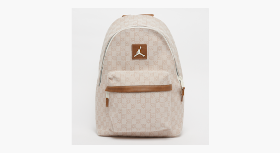 Compra Jordan Monogram Backpack blanco SNIPES