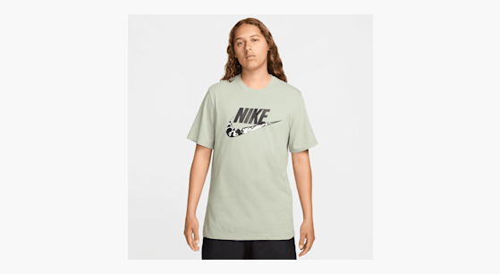 Nike Sportswear T Shirt vert kaufen