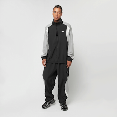New Balance Woven Track Jacket negro | MJ51601-BK | SNIPES
