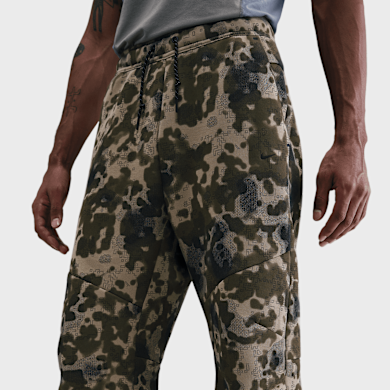 Nike Tech Fleece Open-Hem Camo Pants camouflage | II1324-276 | SNIPES