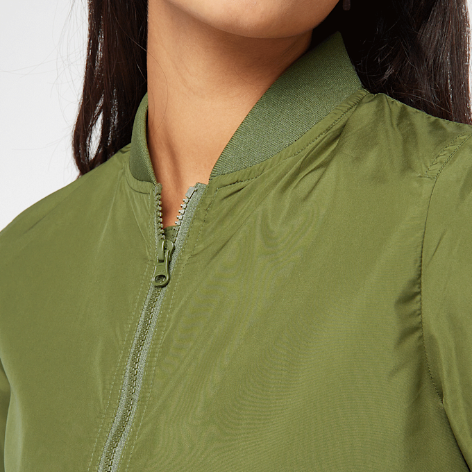 Urban Classics Light Bomber groen 1817 3