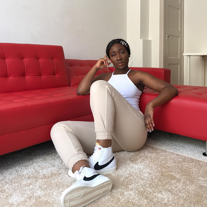 Nike WMNS Blazer Mid '77 Vintage bijela 385 6