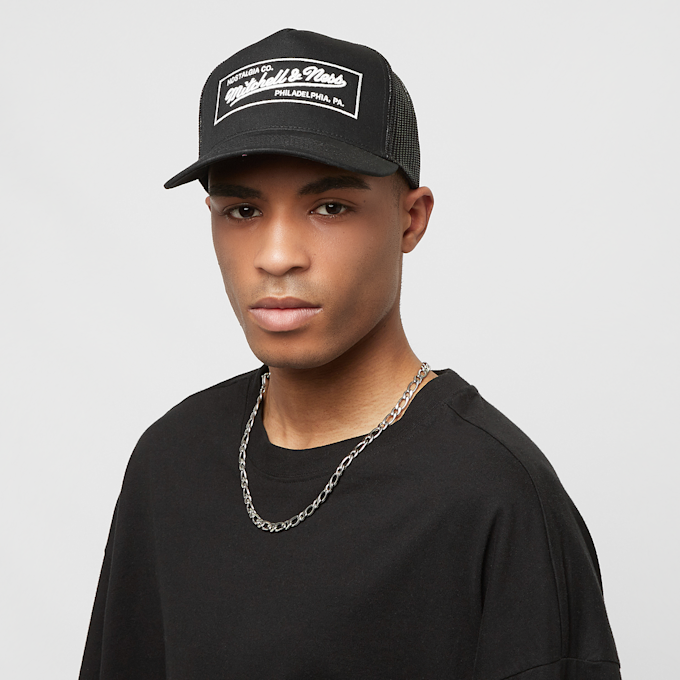 Mitchell & Ness Classic Trucker schwarz 597 4