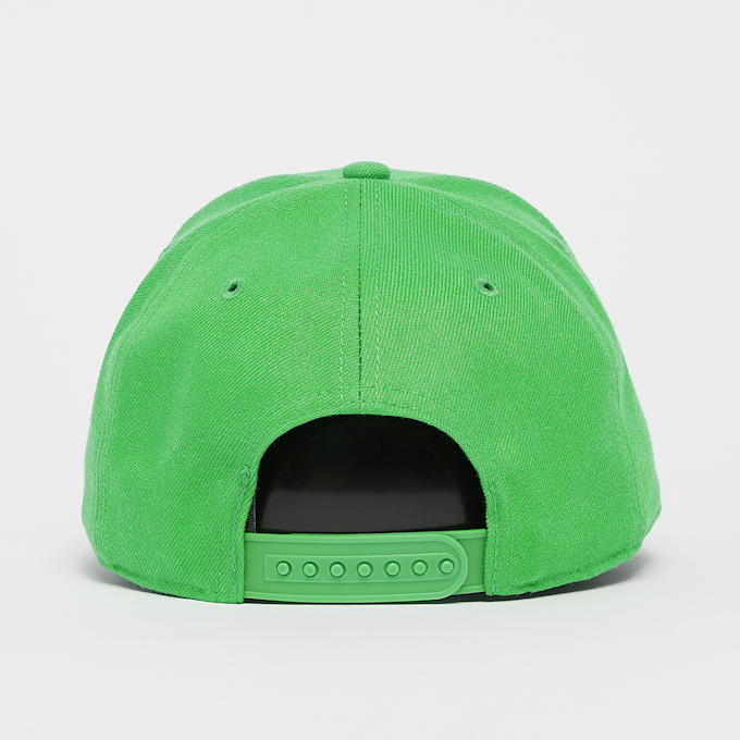 '47 01864333 groen 636 2