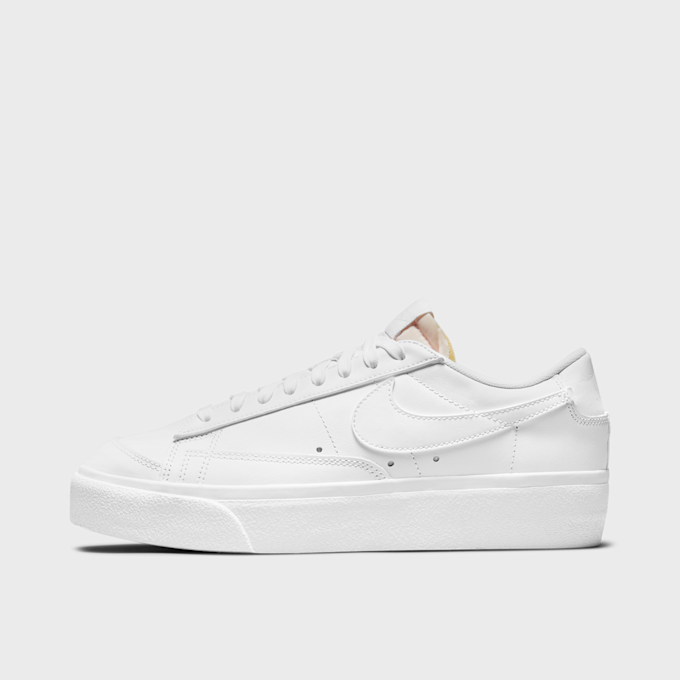 Nike WMNS Blazer Low Platform biały 2523 1