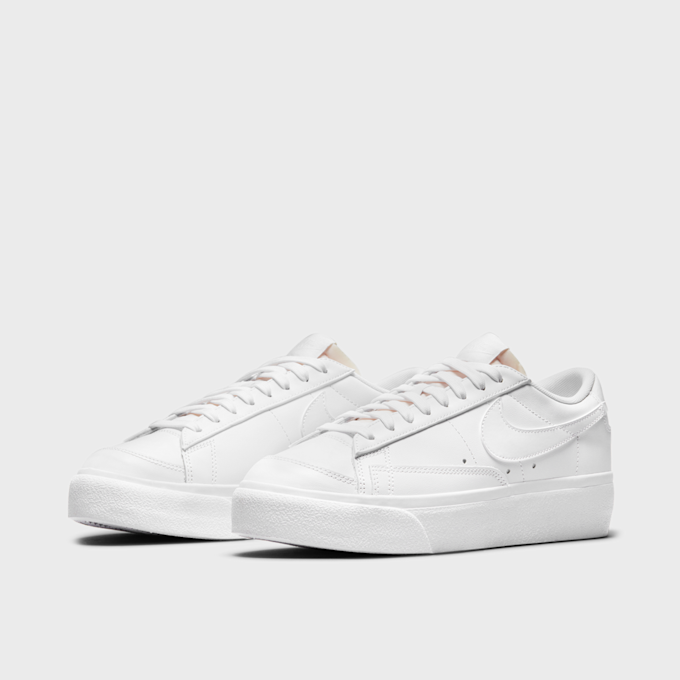 Nike WMNS Blazer Low Platform biały 2523 3