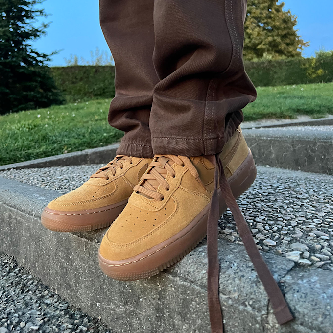 Nike Air Force 1 LV8 3 (GS) bruin 3321 7