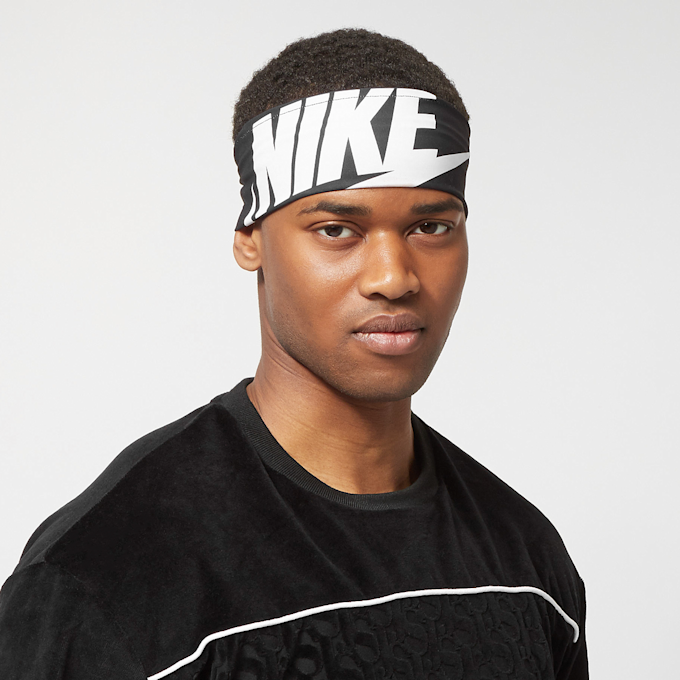 Nike 02035520 crna 3477 1