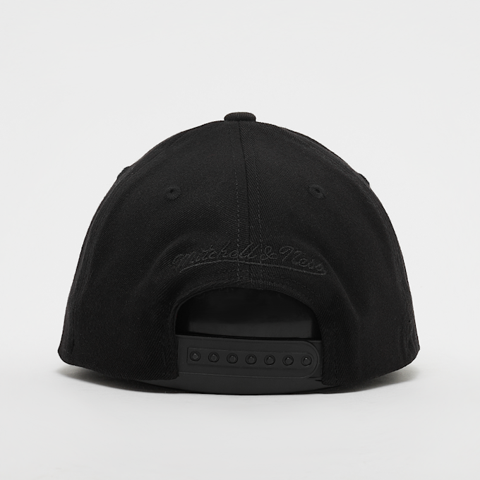 Mitchell & Ness NBA Classic Red Tonal Snapback Chicago Bulls noir 8809 2