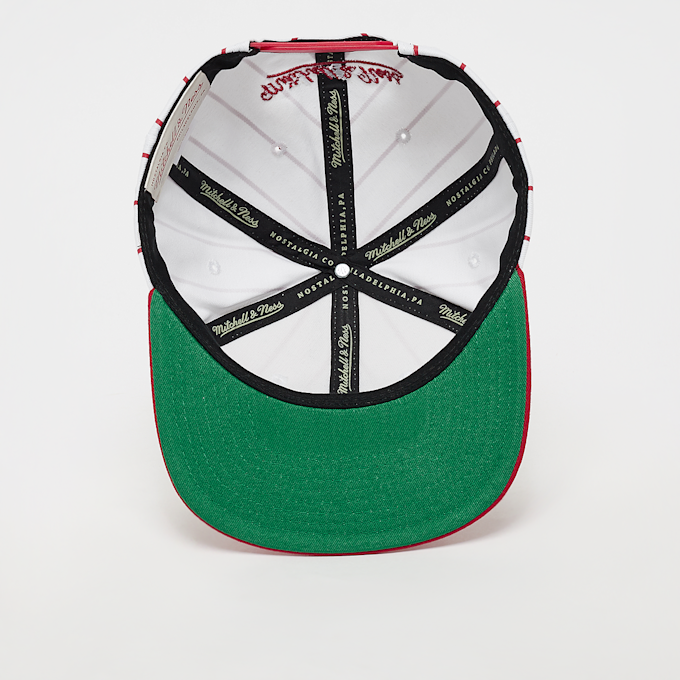 Mitchell & Ness Retro Pinstripe Snapback NBA Chicago Bulls weiß 9362 3