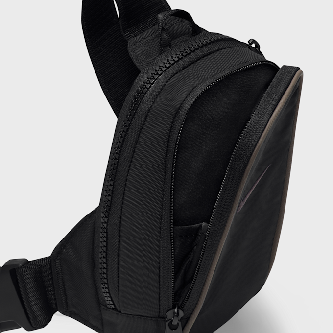 Nike Sportswear Essentials Crossbody-Tasche noir 9771 5