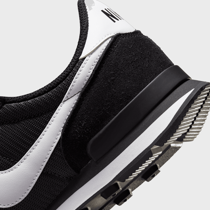 Nike   WMNS Internationalist czarny 10645 8