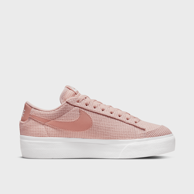 Nike WMNS Blazer Low Platform Essentials lichtroze 10691 2