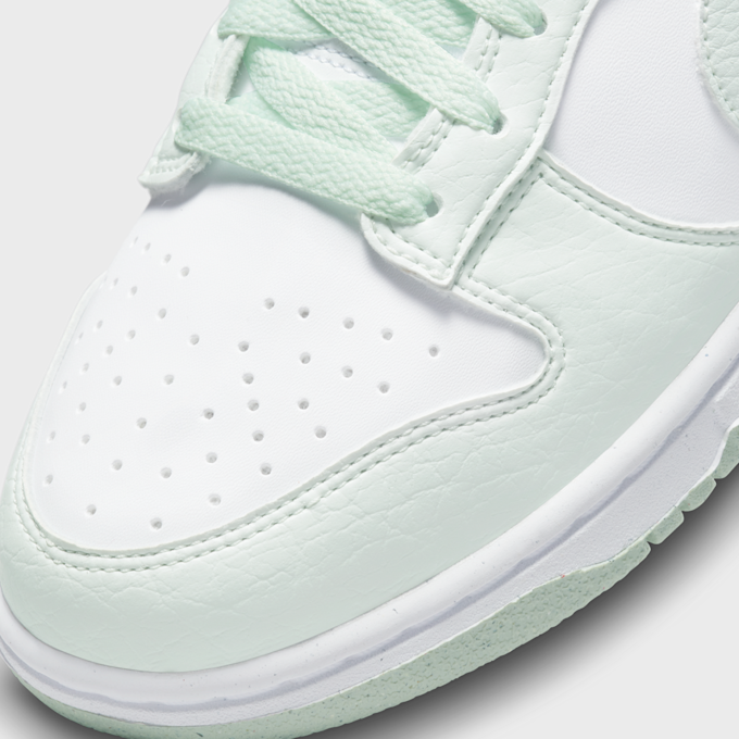 Nike WMNS Dunk Low Next Nature blanc 10692 7