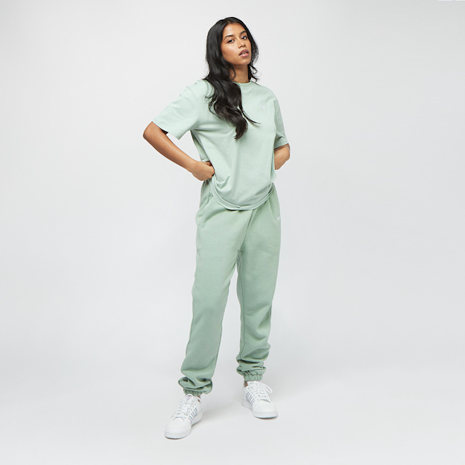 SNIPES Small Logo Essential Oversize Sweatpants grün 11573 4