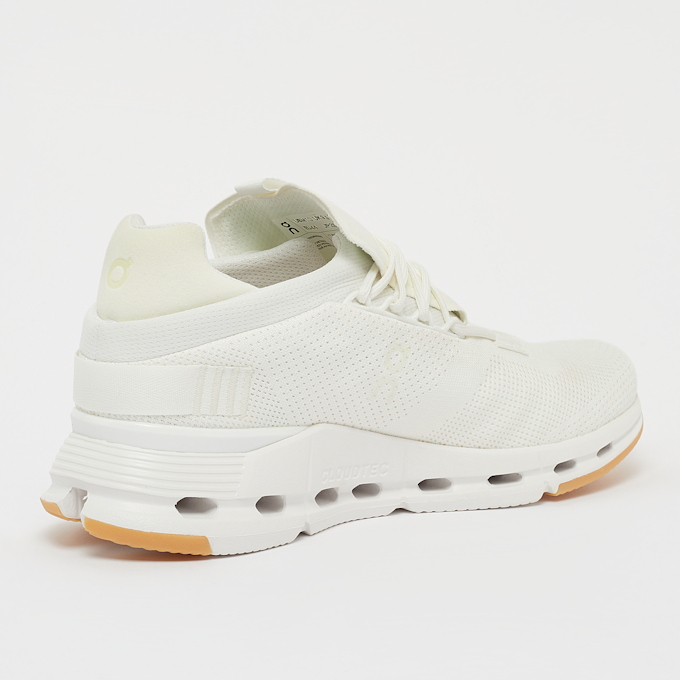 On Cloudnova bijela 12481 3