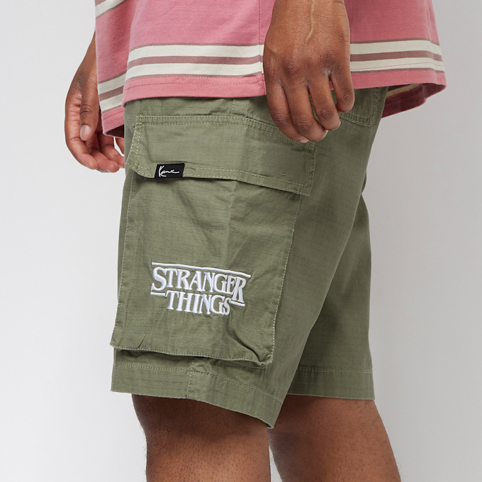 Karl Kani x Stranger Things Original Patch Cargo Shorts verde 12968 5