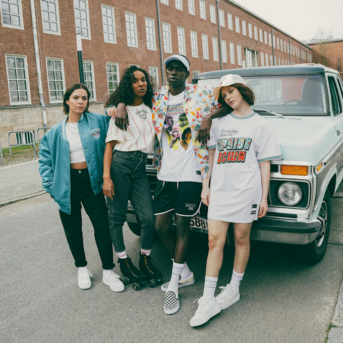 Karl Kani x Stranger Things Small Signature Trackshorts zwart 12983 8