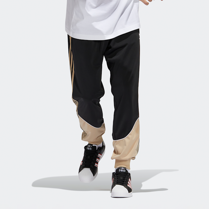 adidas Originals adicolor Superstar Slim Trainingshose czarny 10450 1