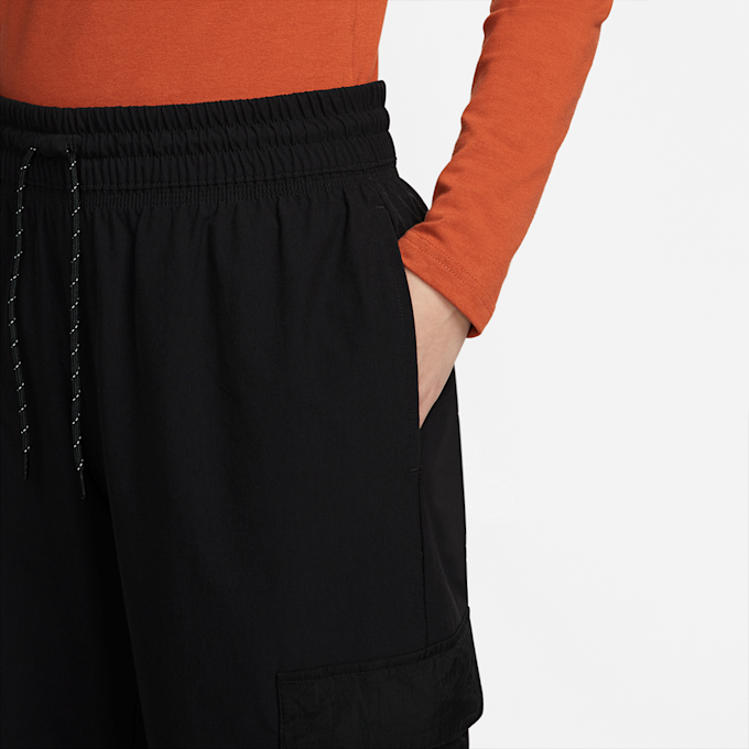 Nike   Sportswear Women's Woven Cargo Pants schwarz 16174 3