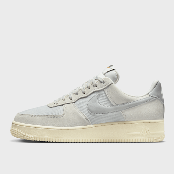 Nike Air Force 1 07 LV8 biały 16715 1
