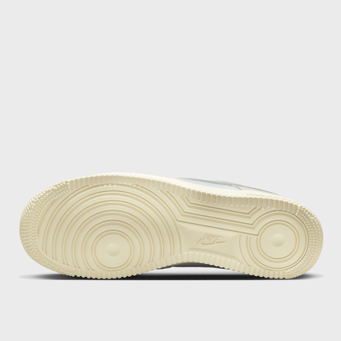 Nike Air Force 1 07 LV8 blanc 16715 3