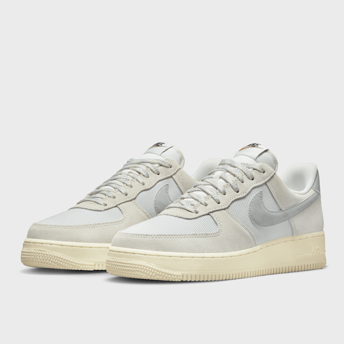 Nike Air Force 1 07 LV8 blanc 16715 4