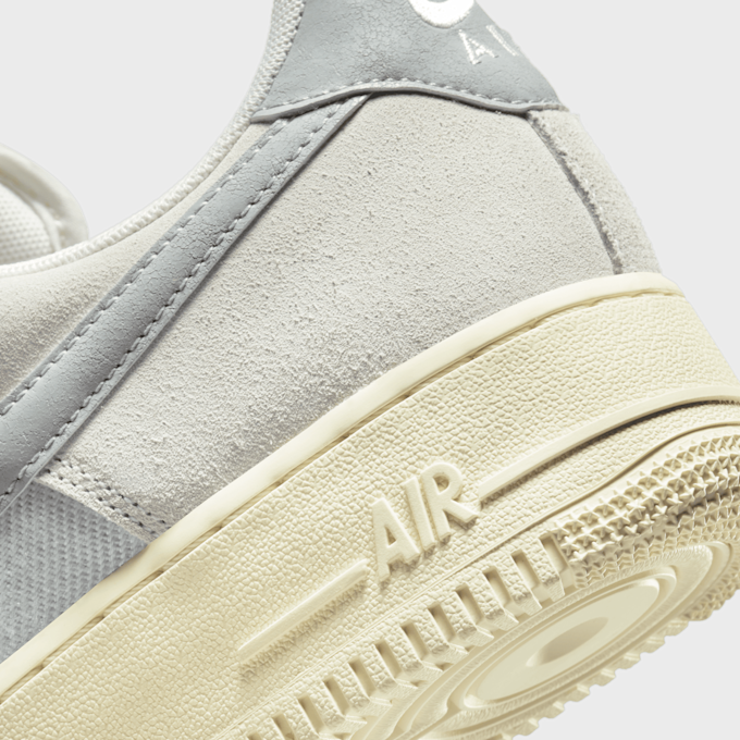 Nike Air Force 1 07 LV8 blanc 16715 8