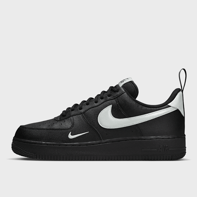 Nike Air Force 1 07 LV8 UT 1 weiß 16745 1